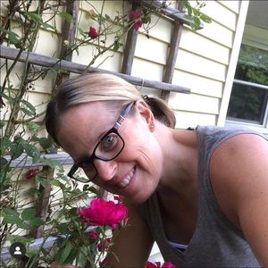 Meet your Posher, Denise